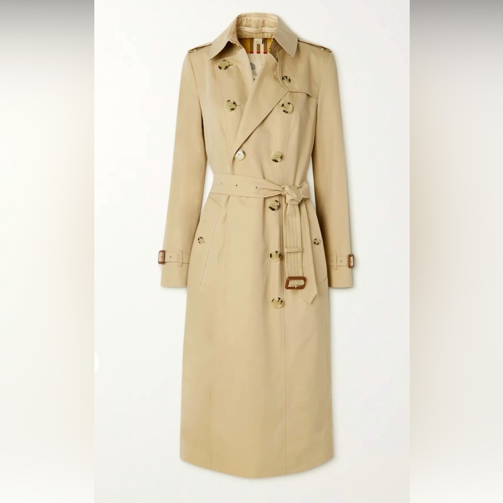 - BURBERRY Long Waterloo Heritage Trench 
Colour: Honey NWT SIZE 6US